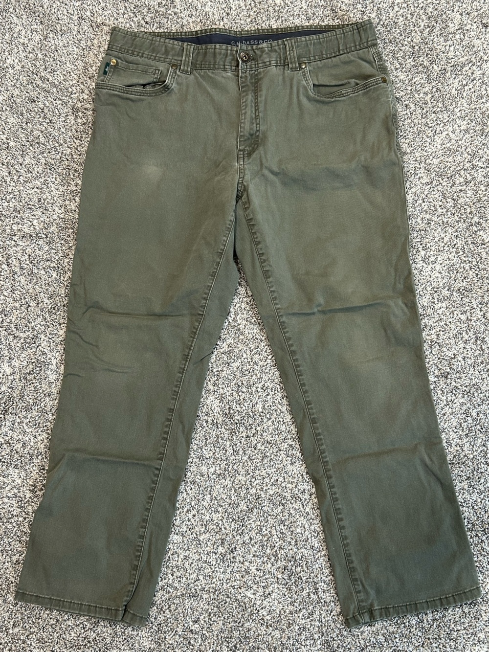 G.H. Bass & Co. Men's Olive Green Pants 36 x 30 ( actual length 27 )